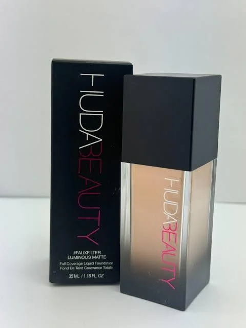 Huda Beauty Milkshake 100B Fond De Teint Couvrance Totale